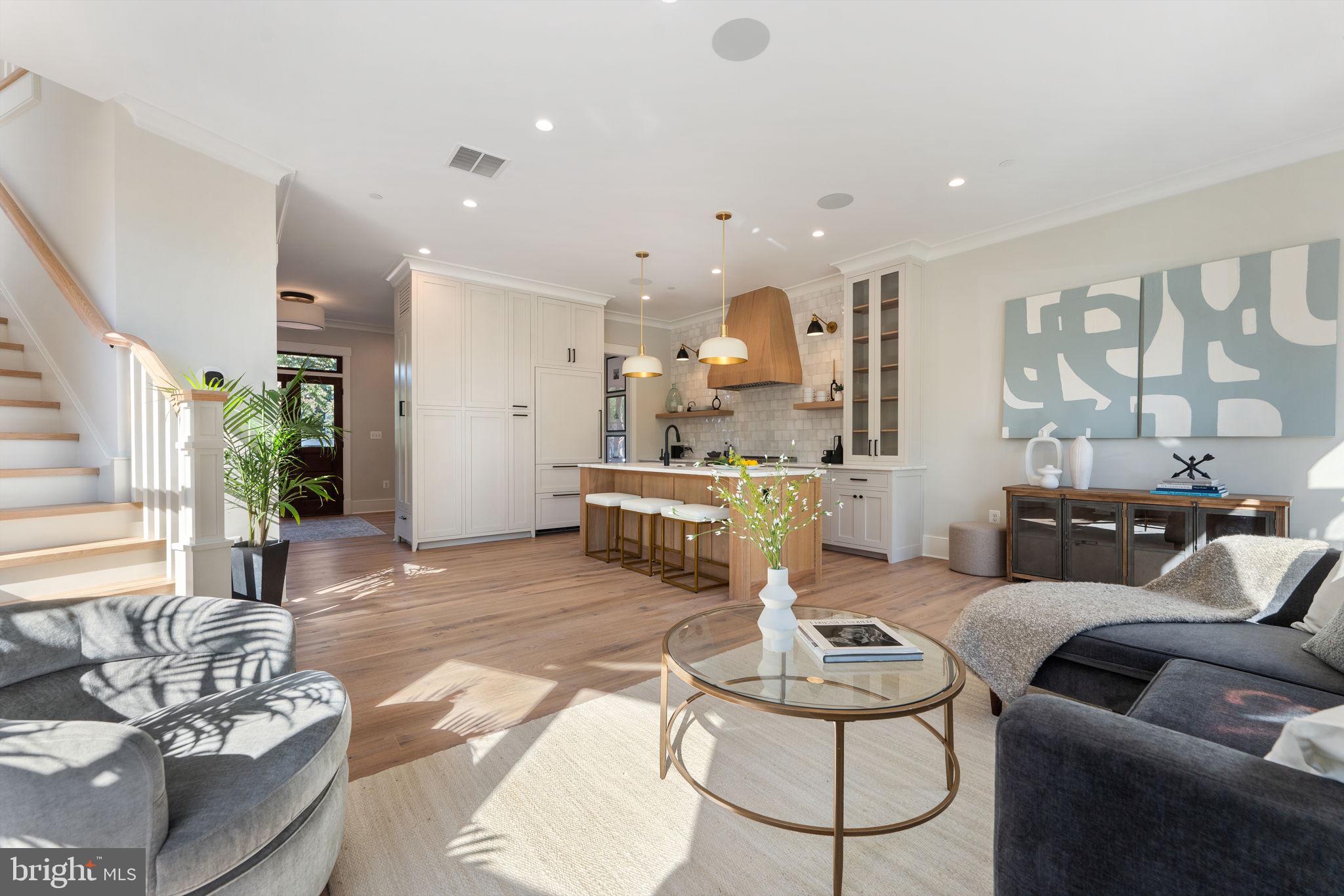 CAPITOL HILL - Residential