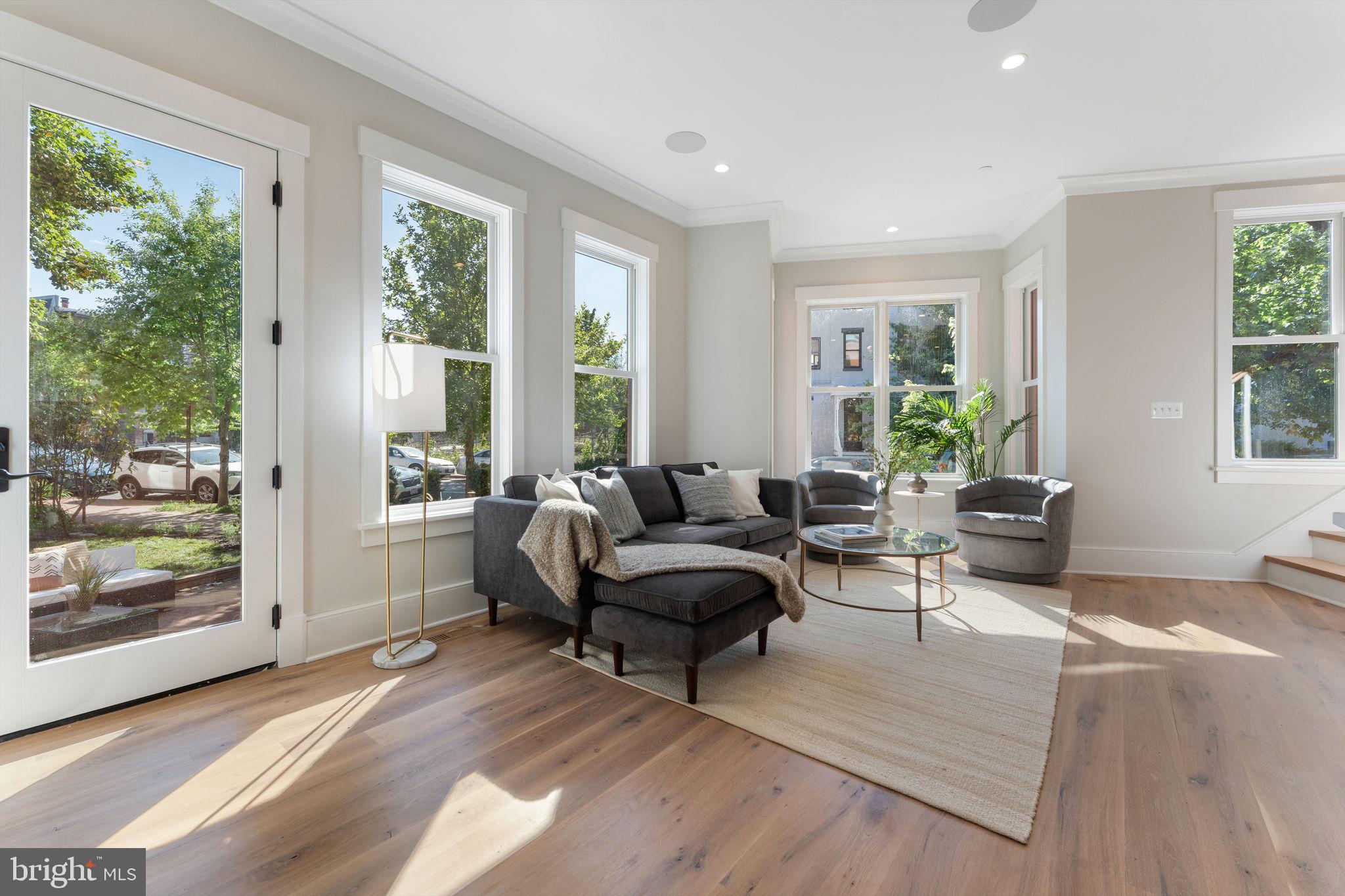 CAPITOL HILL - Residential