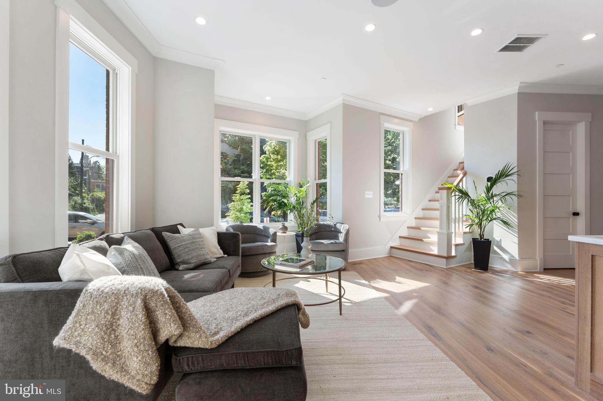 CAPITOL HILL - Residential