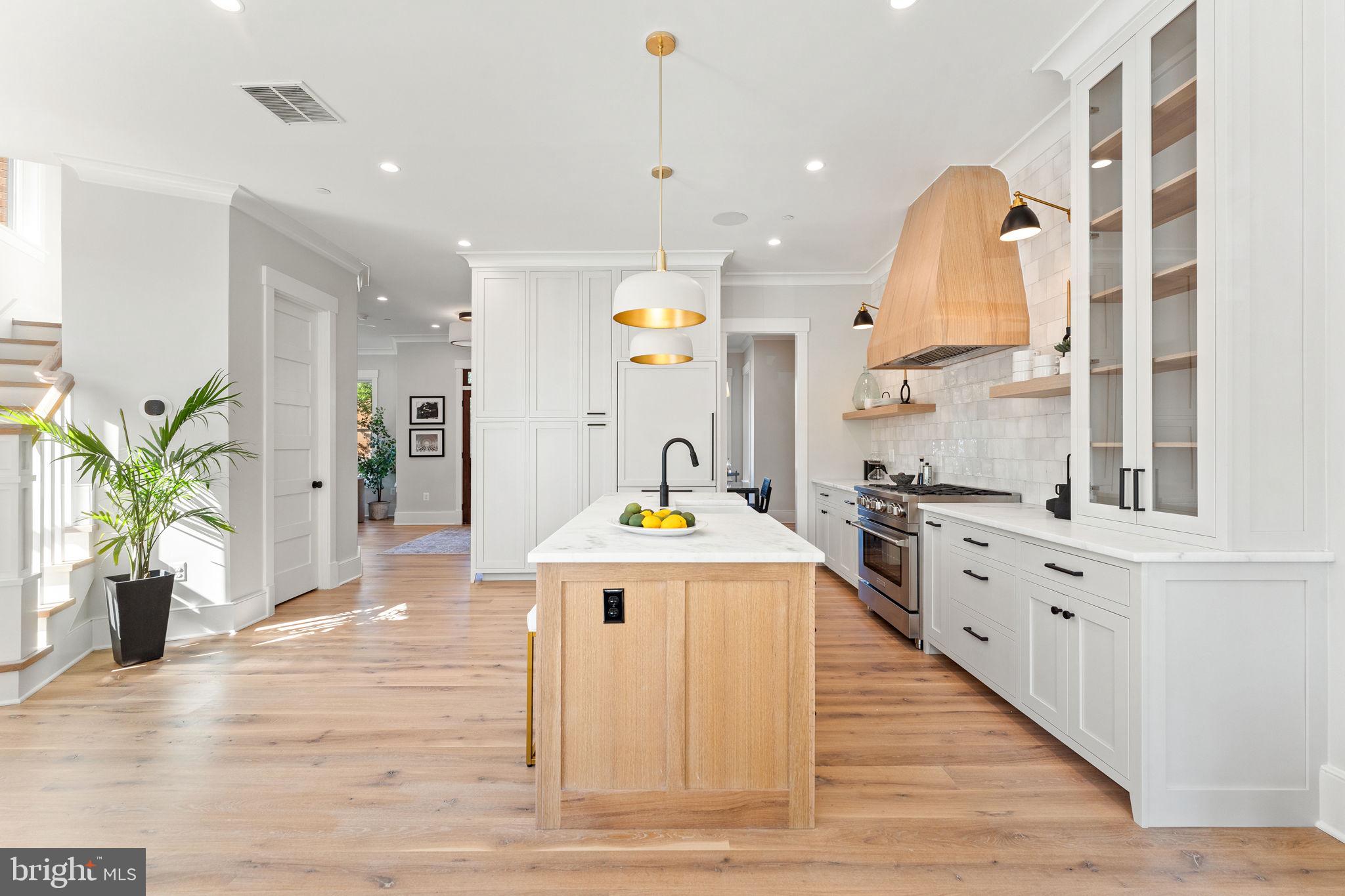 CAPITOL HILL - Residential