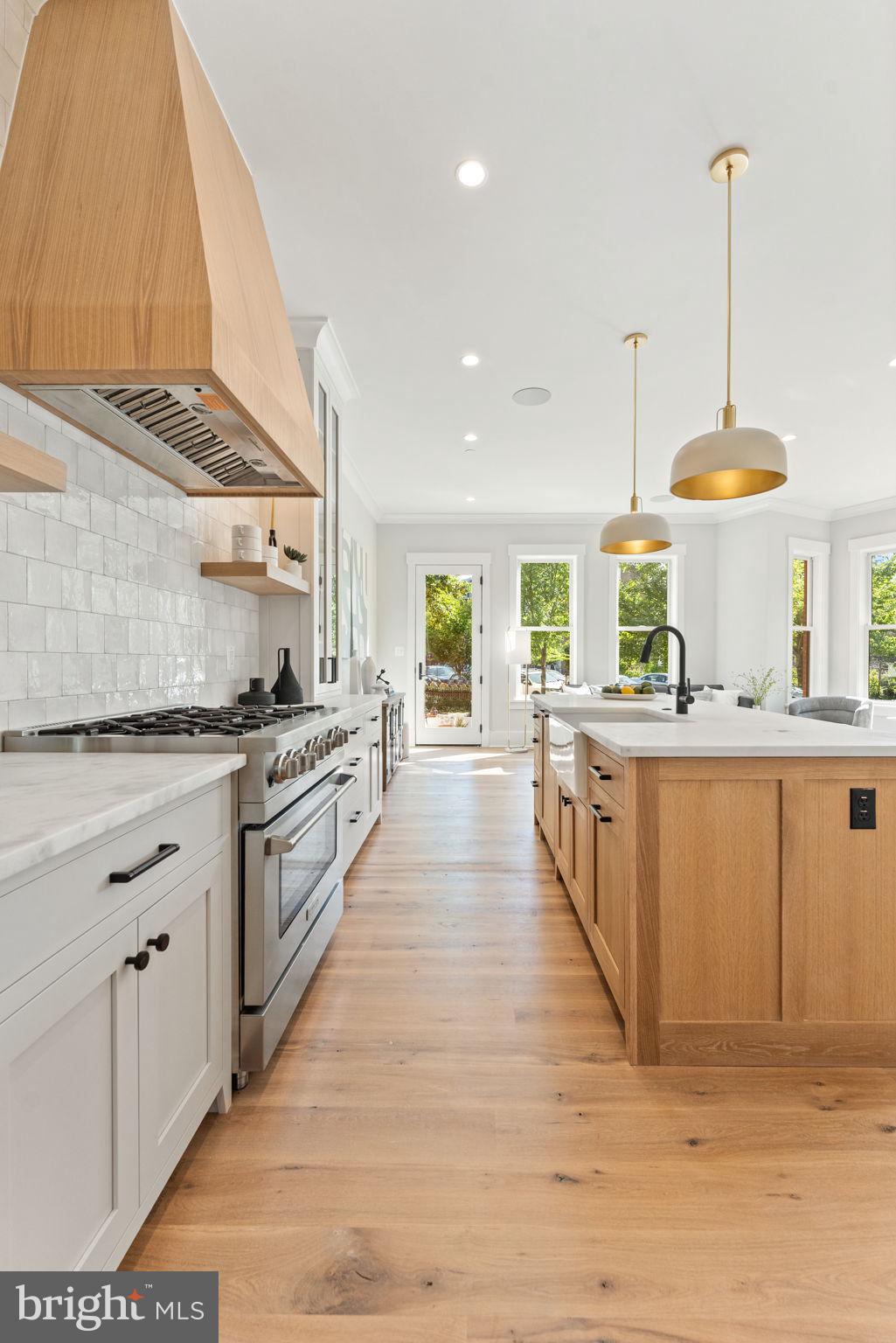 CAPITOL HILL - Residential