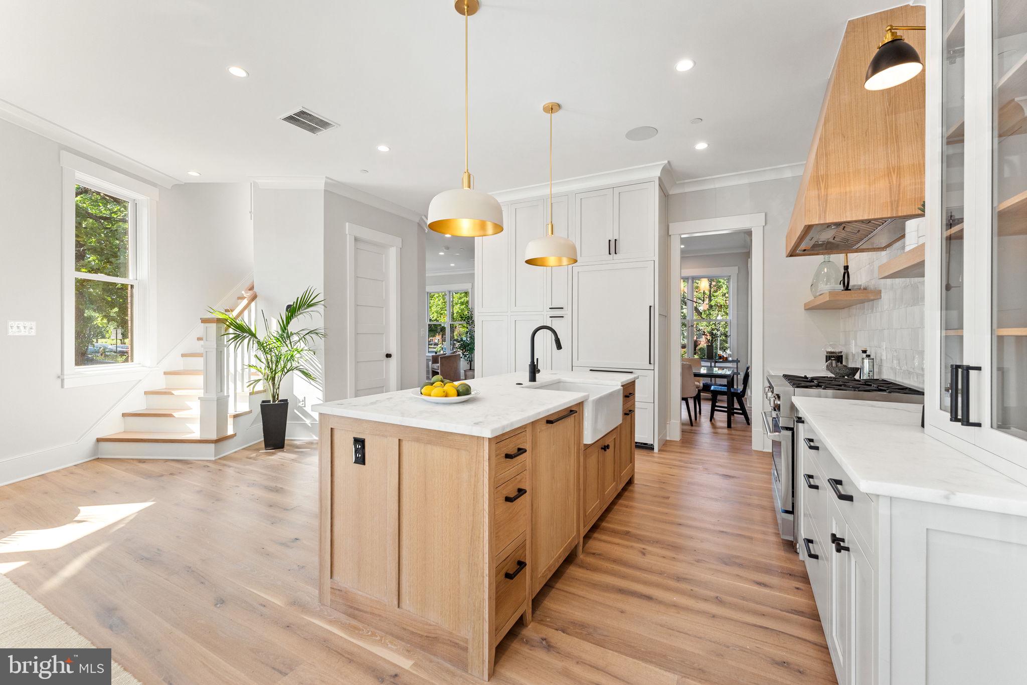 CAPITOL HILL - Residential