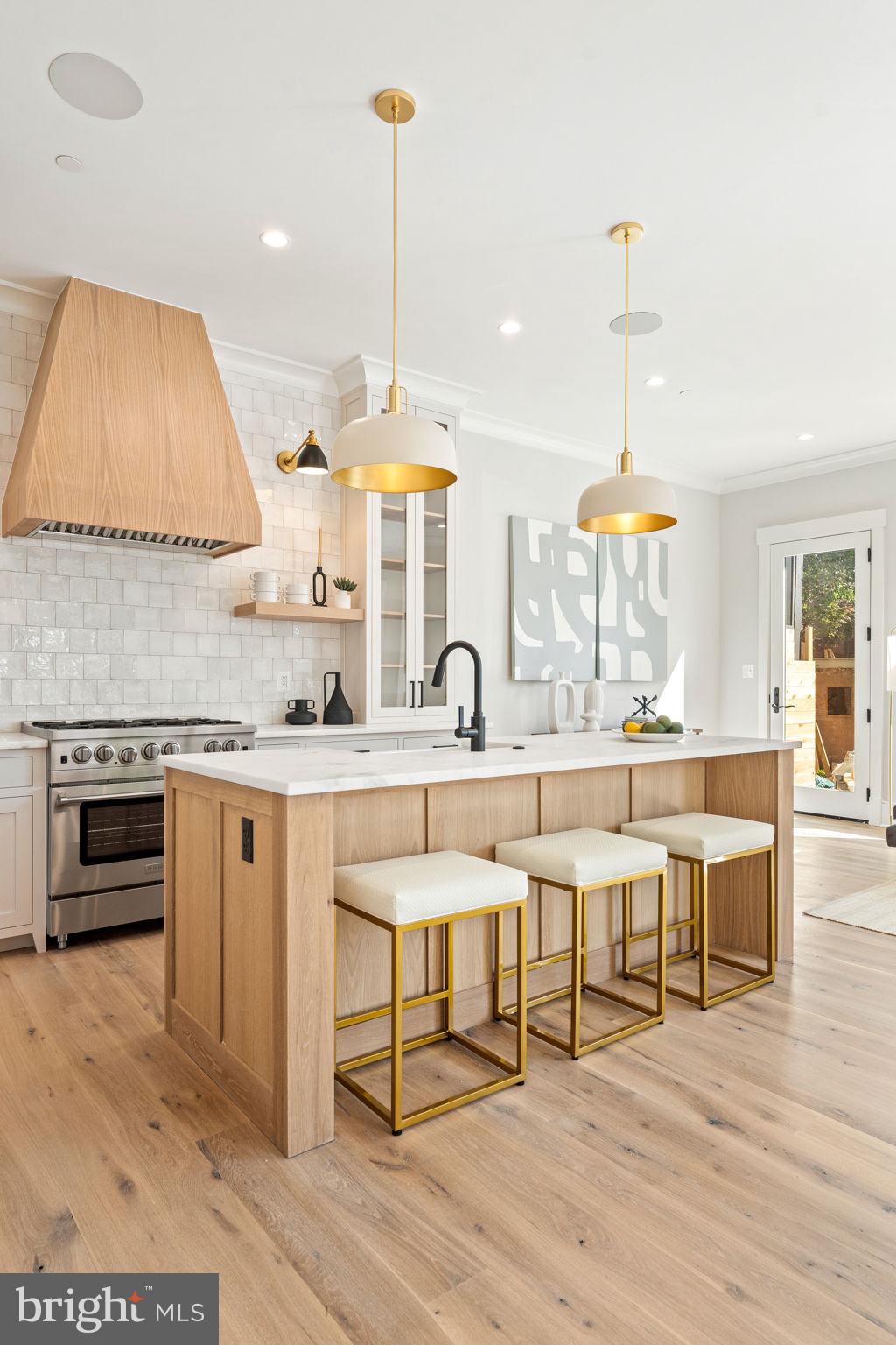 CAPITOL HILL - Residential