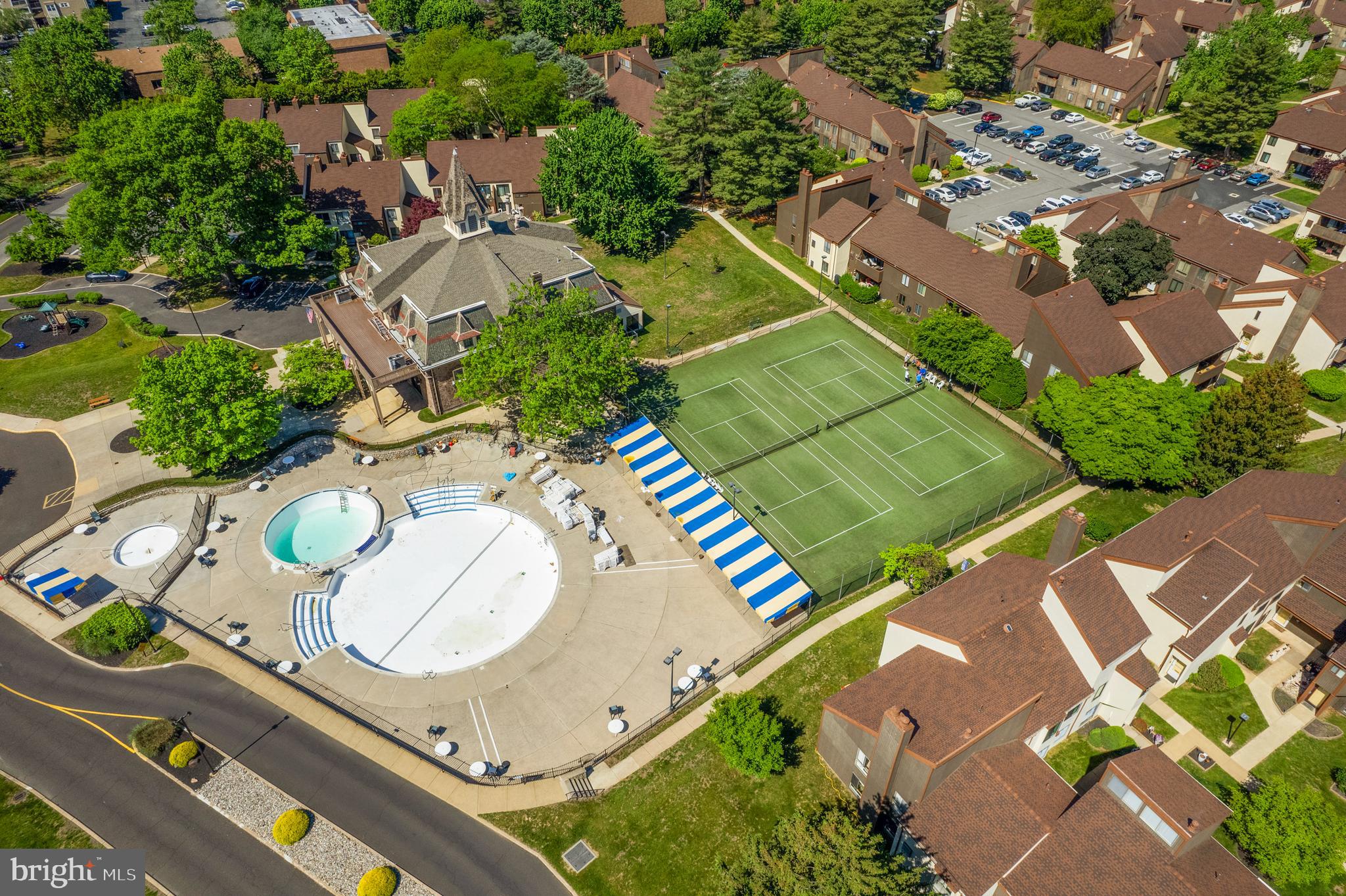 BAKERS BAY CONDOMINIUMS - Residential