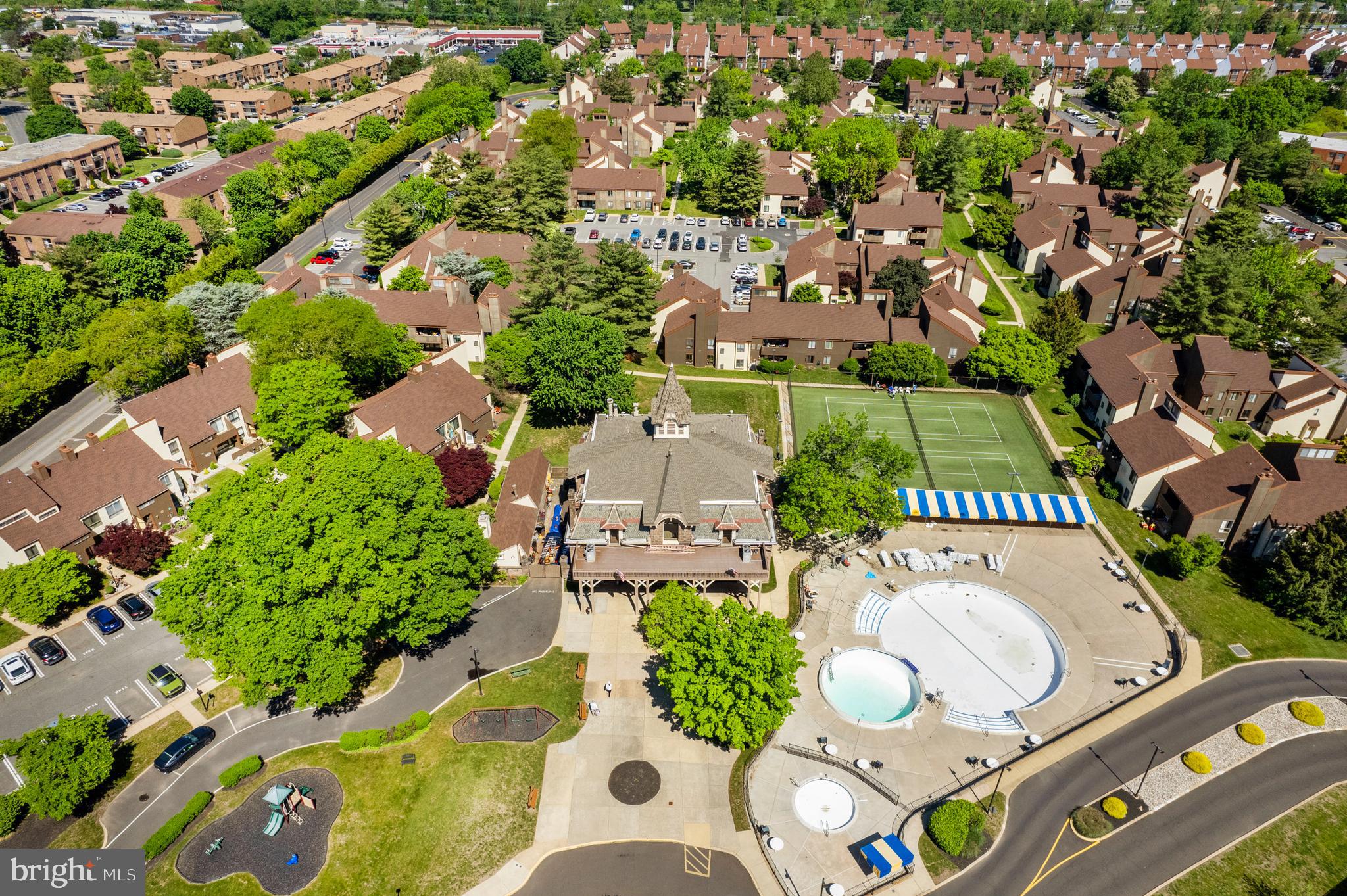 BAKERS BAY CONDOMINIUMS - Residential