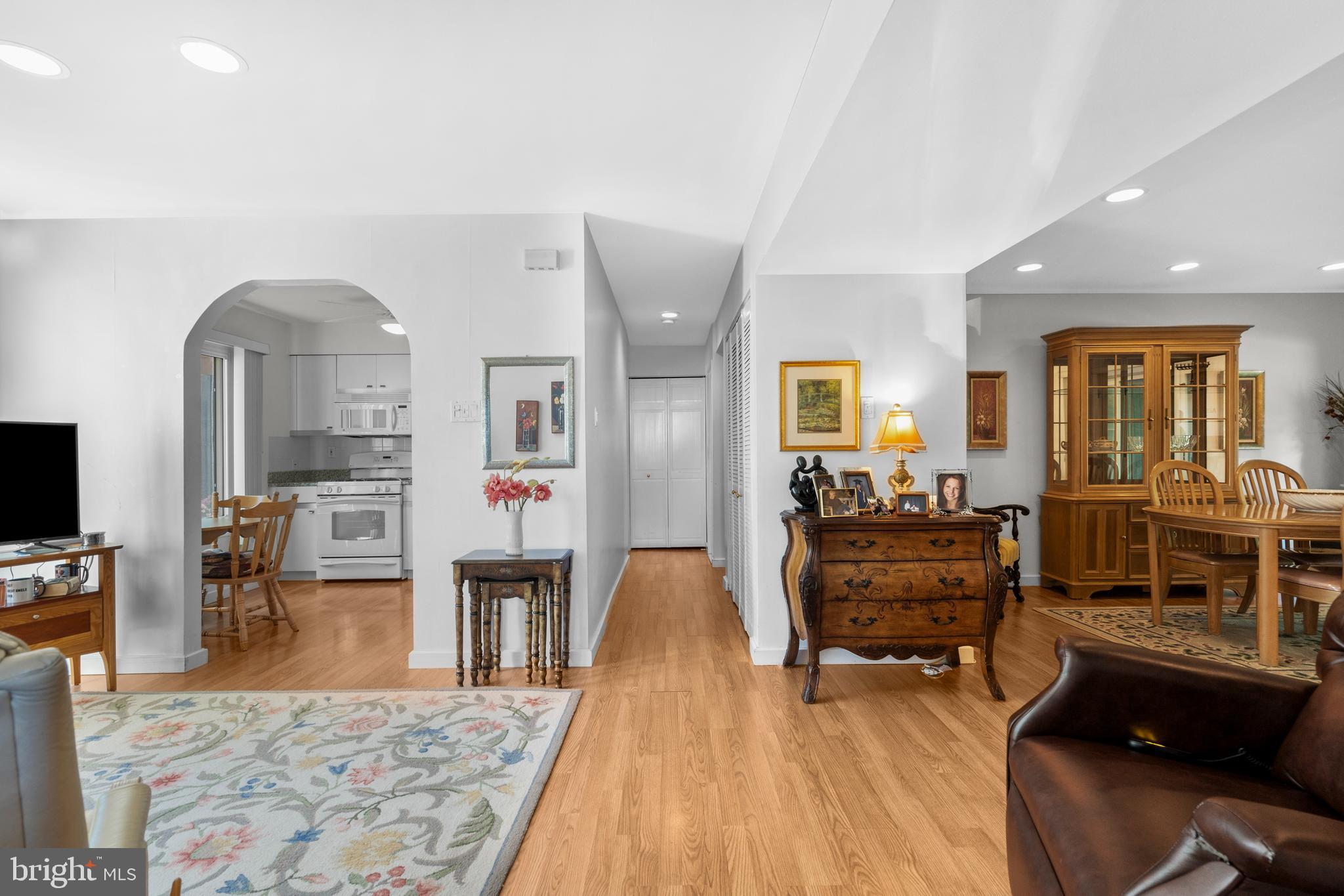 BAKERS BAY CONDOMINIUMS - Residential