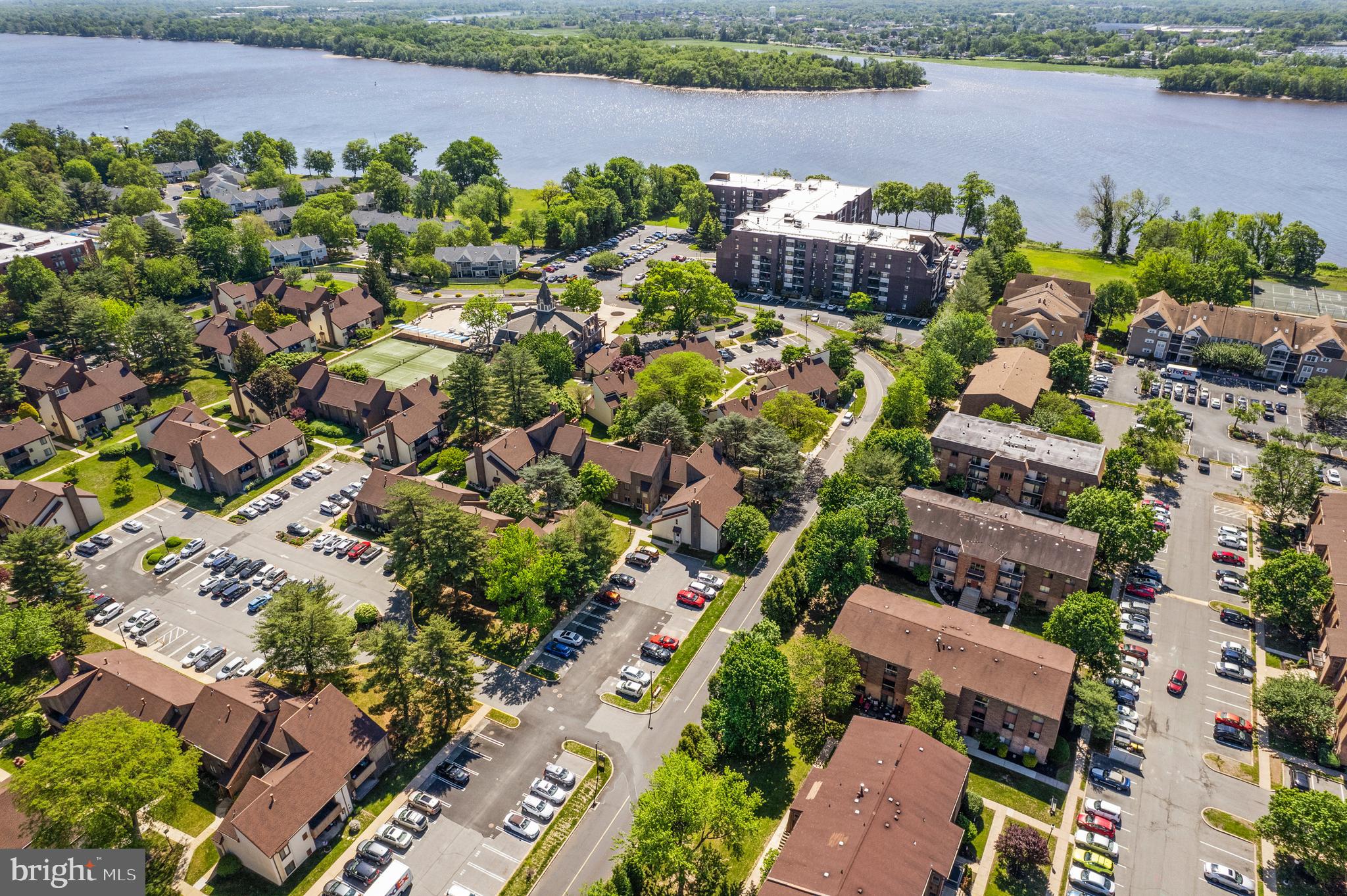 BAKERS BAY CONDOMINIUMS - Residential
