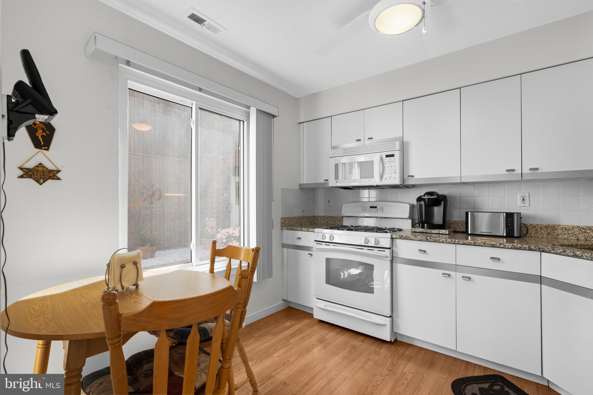 BAKERS BAY CONDOMINIUMS - Residential