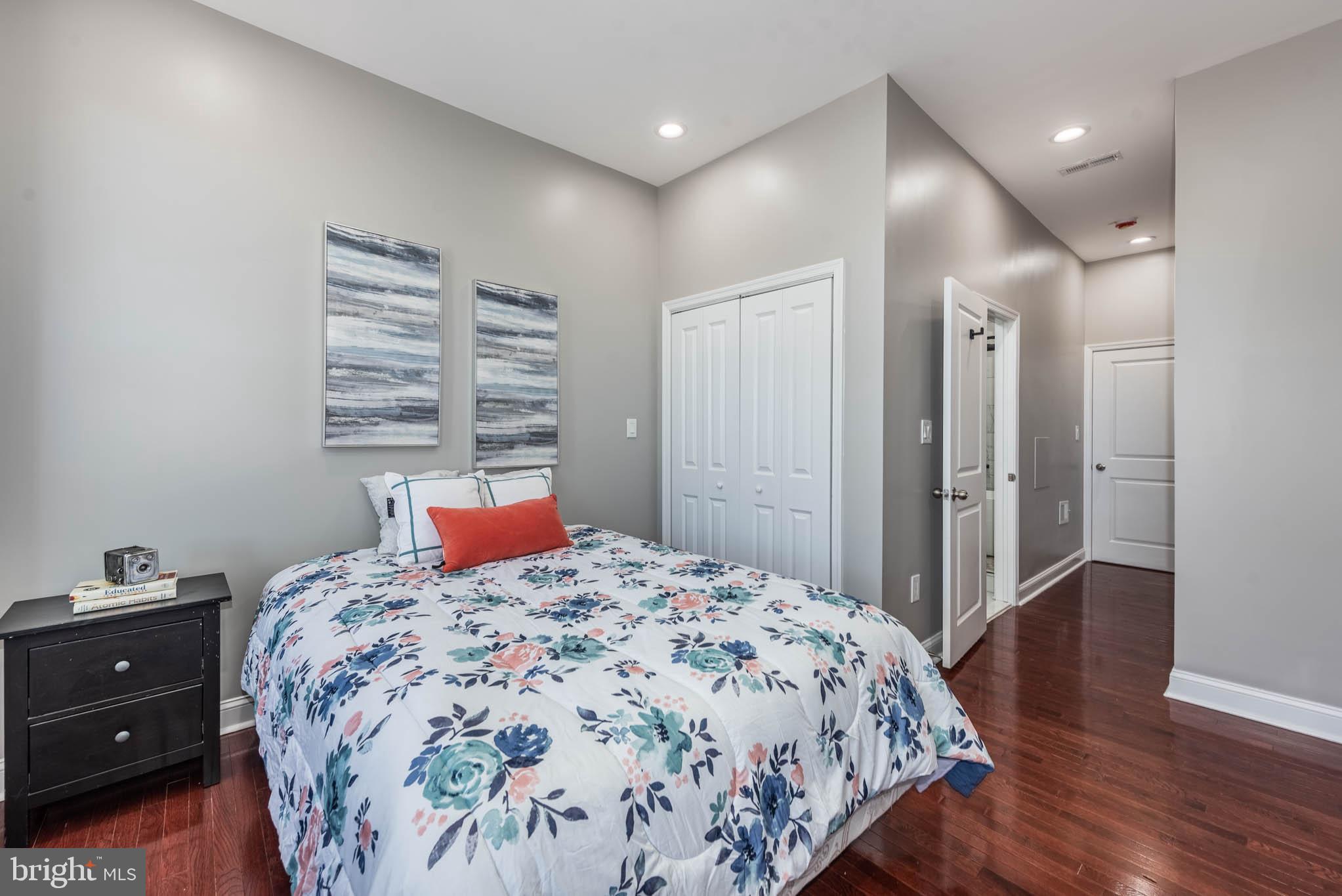 RESERVOIR HILL - Residential
