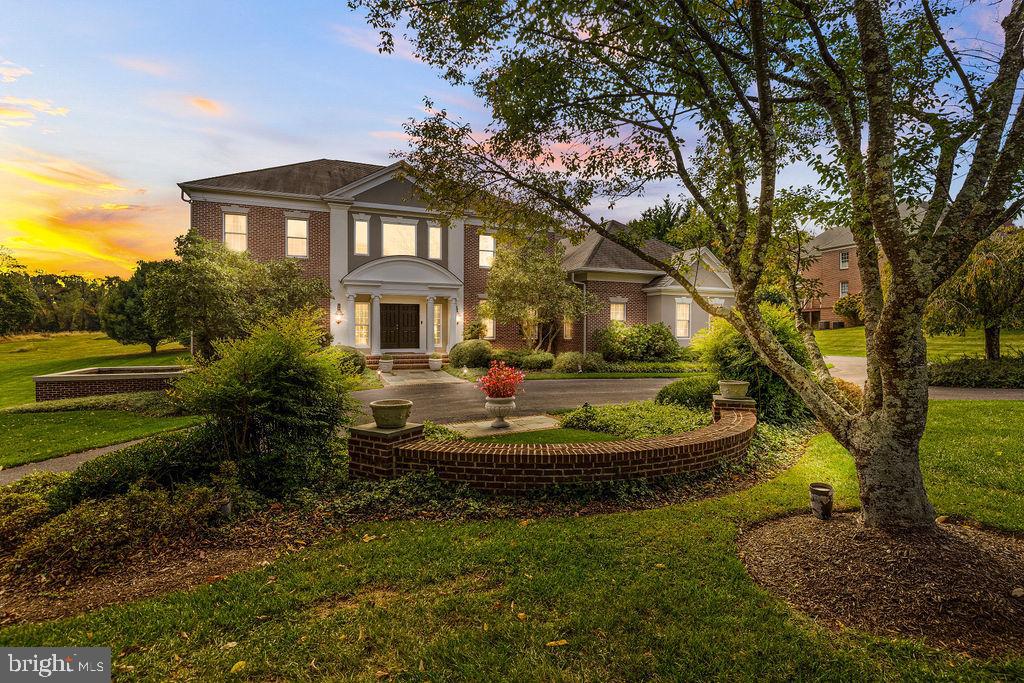 13 DIPPING POND COURT
