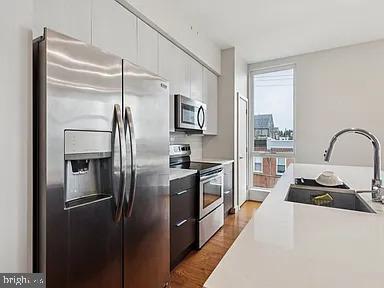 820 E THOMPSON STREET E