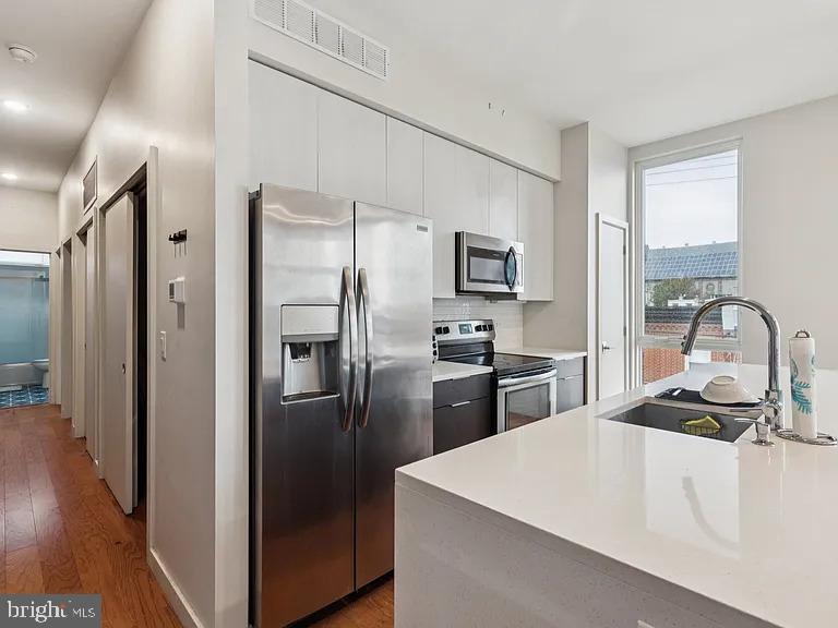 820 E THOMPSON STREET E