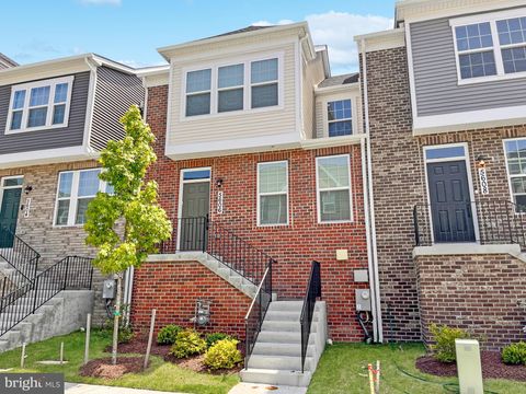 Townhouse For Sale - 5606 Addington Ln Ln<br/> UPPER MARLBORO, MD 20772