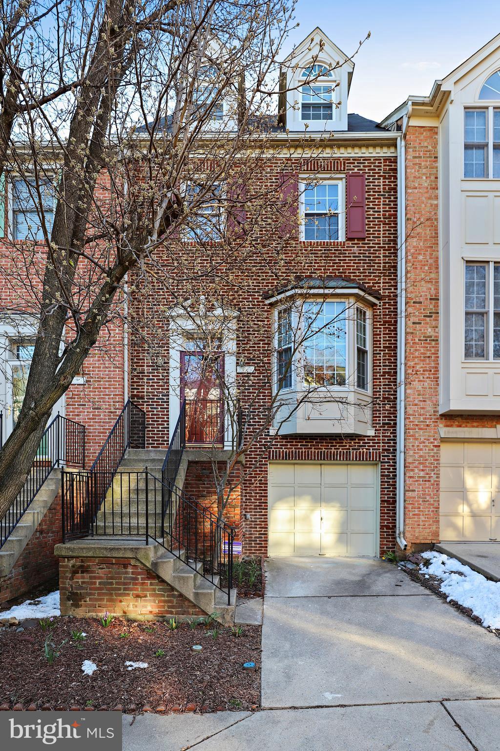 Beautiful light filled &TH.4 lvl,3BR,3Full BA,half bath. Brick TH in Kemp Mill area.Living rm has Cathedral Ceilings withWood Burning Fireplaceframed by two Sliding Glass Doors that Open to a Huge Deck.Spacious & Luxurious Master BR/BA Suite on private 4th lvl incl Jaccuzzi Tub&Separate Shower.Walk-Shopping;restaurants.Metro to DC 7min drive or Walk to Corner Bus Stop
