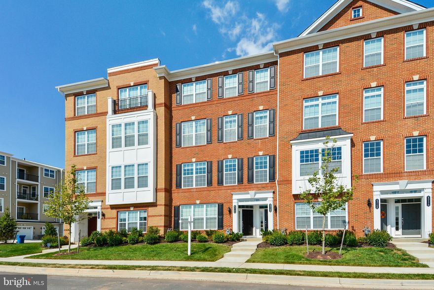 GORGEOUS 3BR, 2.5BA interior unit townhouse in sought after Loudoun Valley! Open concept floor plan. Gourmet kitchen w/ SS appliances, granite, upgraded cabinets. Beautiful 5" hand scraped hardwood on main level. Luxurious master bath with tile bath & glass shower door. The entire home was freshly painted and all of the carpet has been replaced! Walking distance to many community amenities including the club house, pool, playgrounds, & Rosa Lee Carter Elementary School.