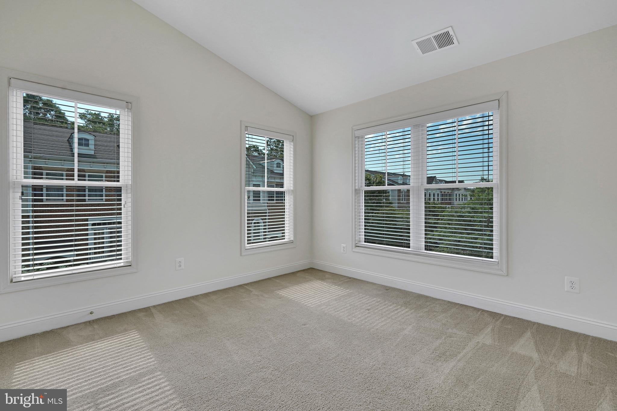 FONTAINE AT PRESIDENTS - Residential