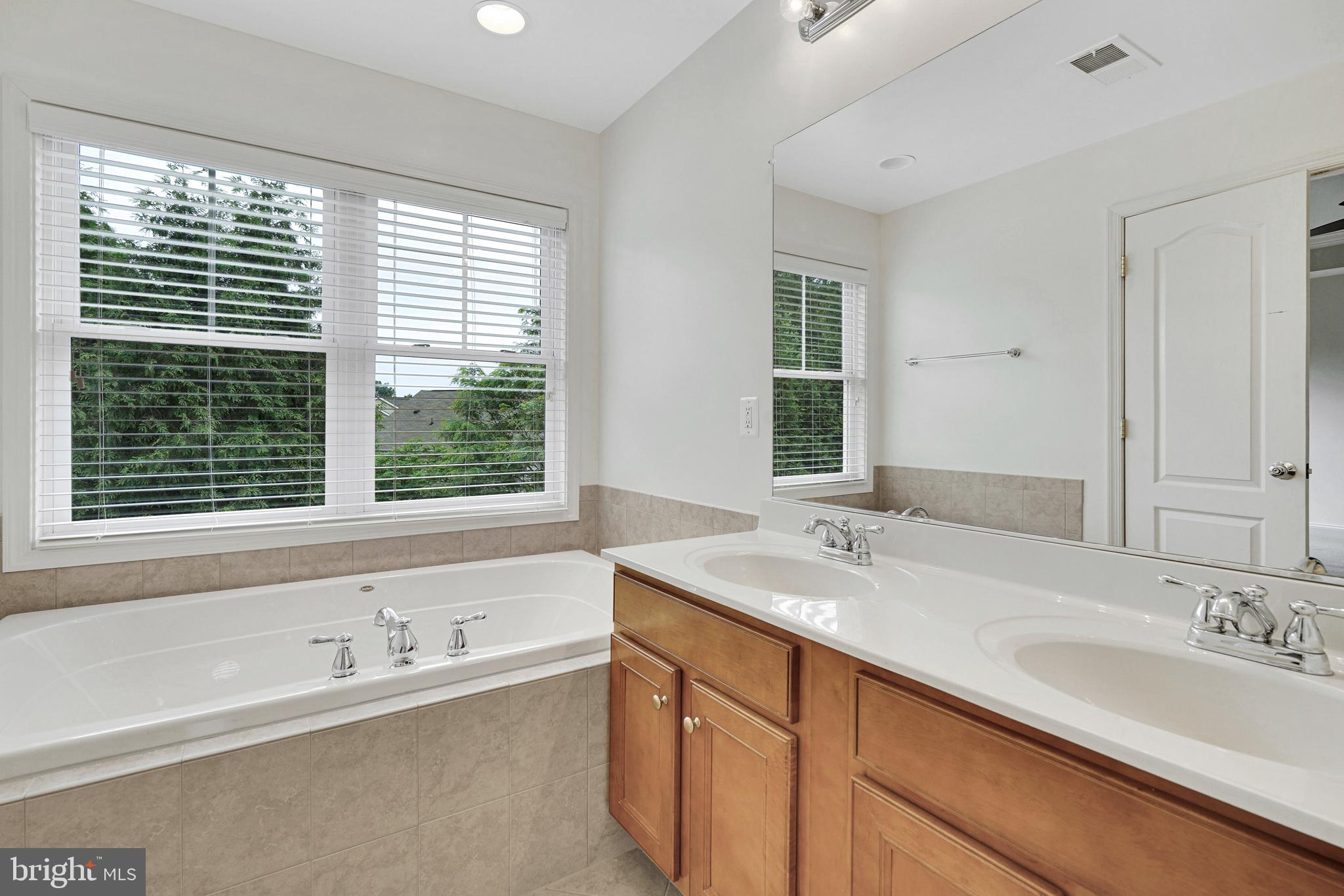 FONTAINE AT PRESIDENTS - Residential