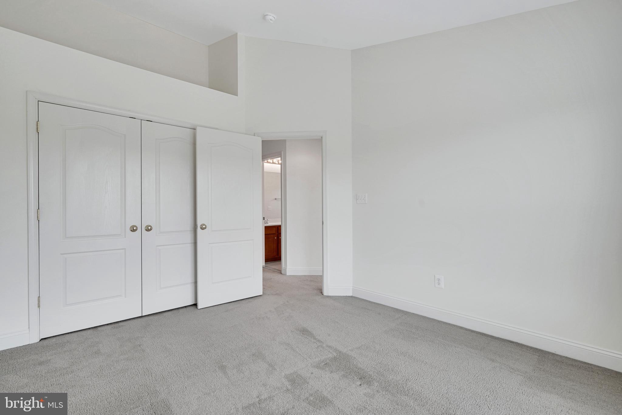 FONTAINE AT PRESIDENTS - Residential