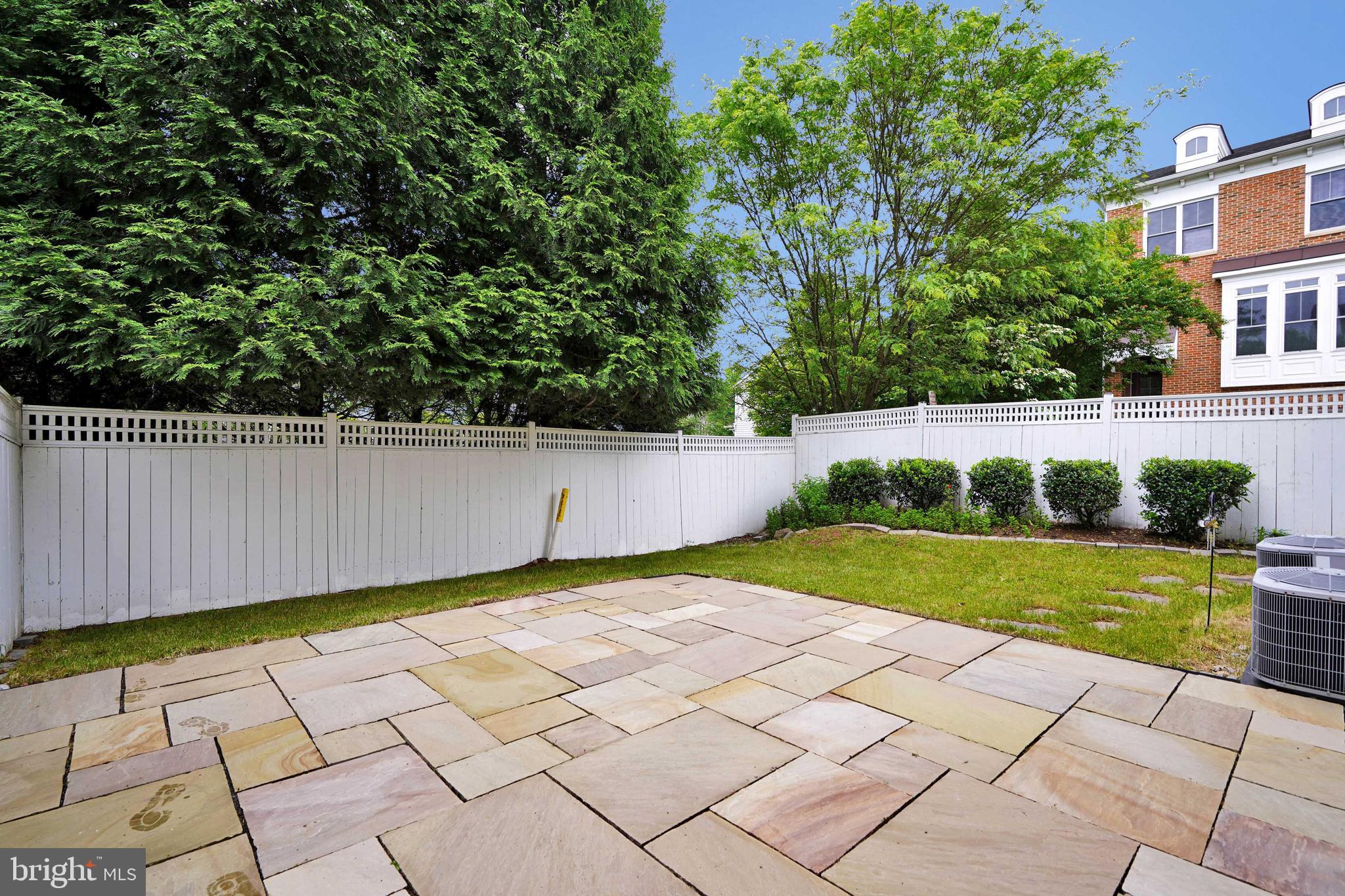 FONTAINE AT PRESIDENTS - Residential