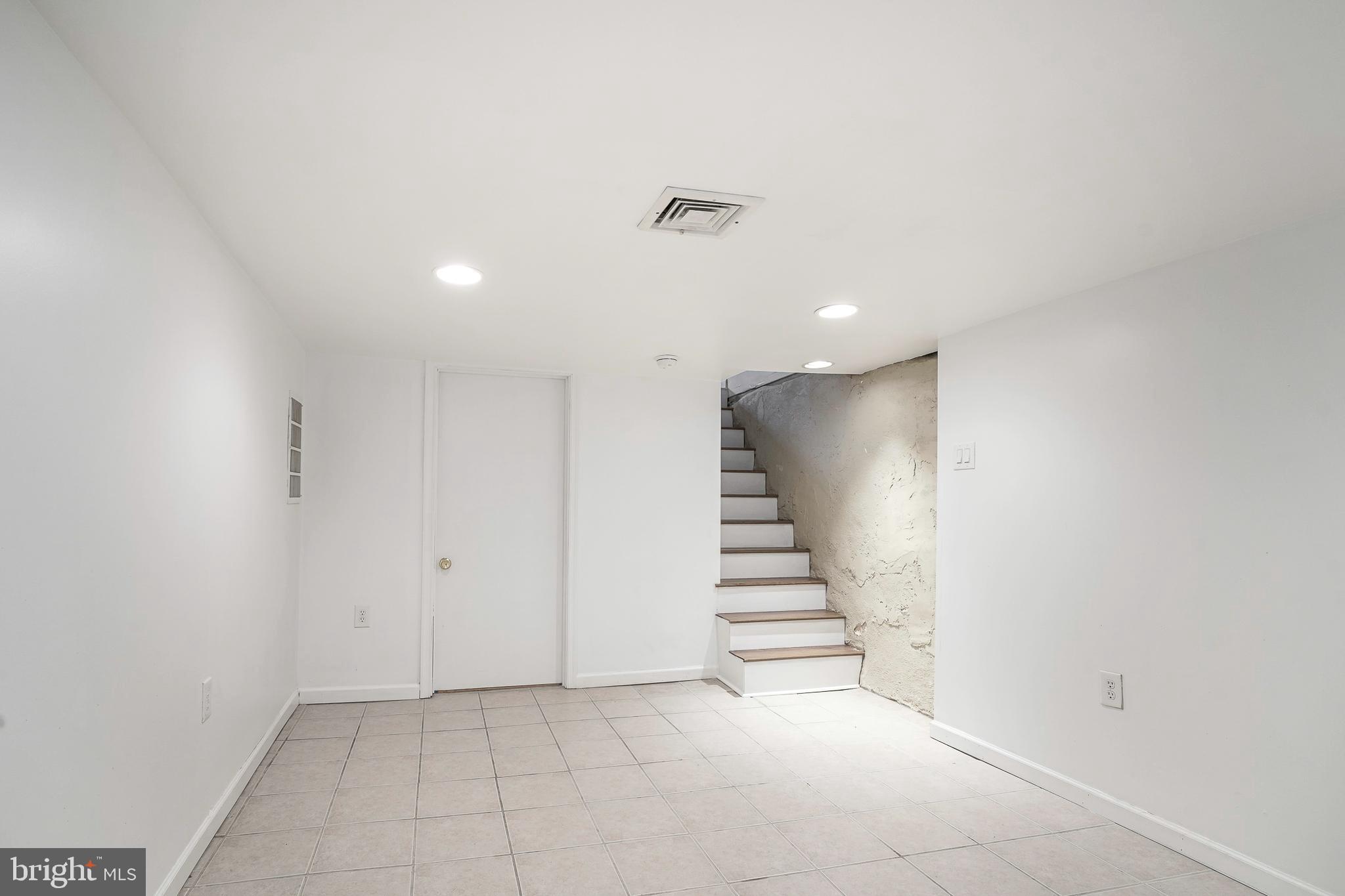 POINT BREEZE - Residential Lease