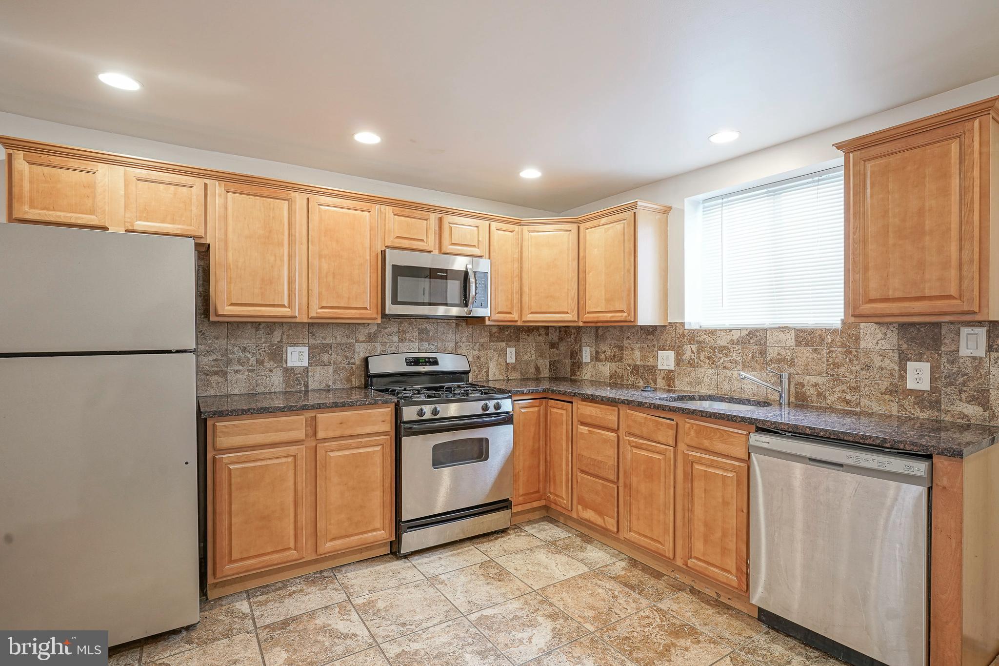 POINT BREEZE - Residential Lease