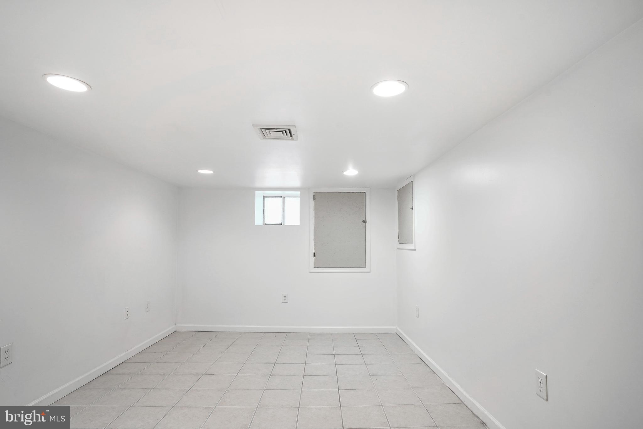 POINT BREEZE - Residential Lease