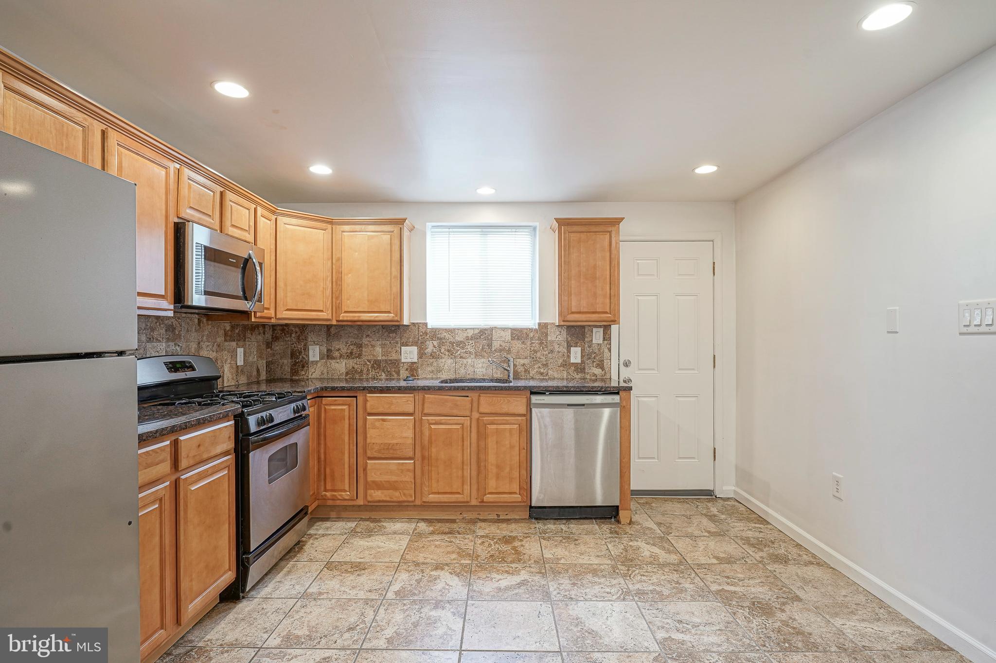 POINT BREEZE - Residential Lease