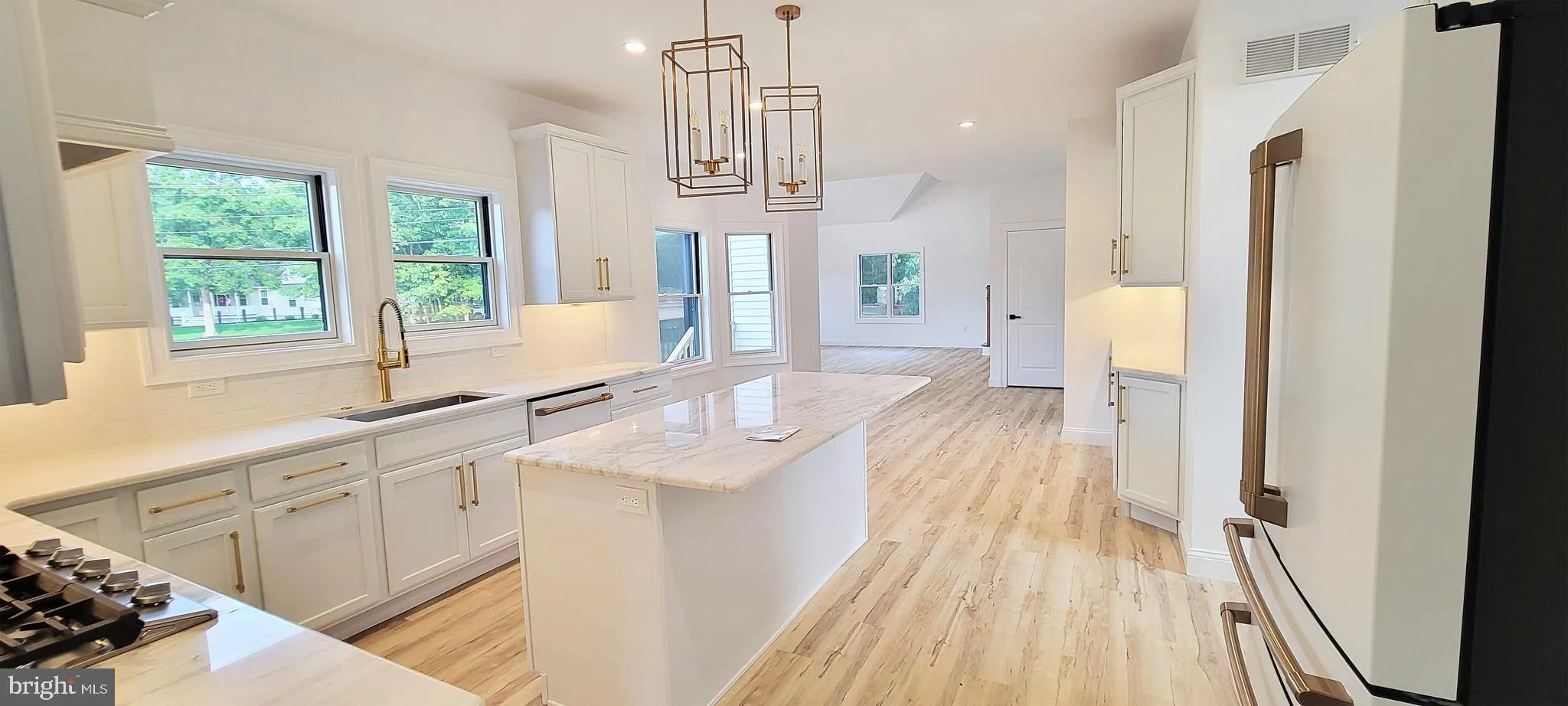 Egg Harbor Twp, New Jersey 08234, United States, 5 Bedrooms Bedrooms, ,4 BathroomsBathrooms,Residential,Pending,41541