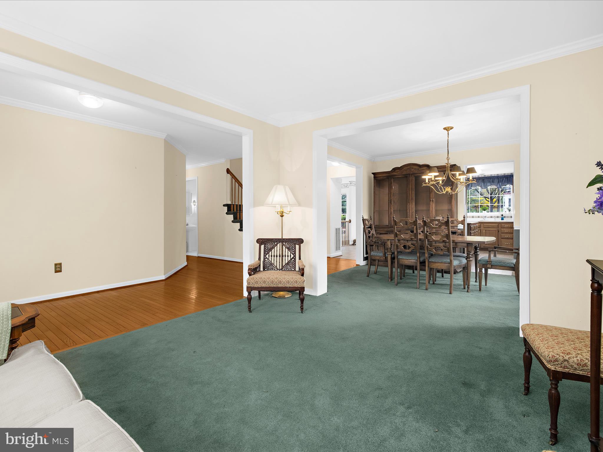 2712 ELTON COURT