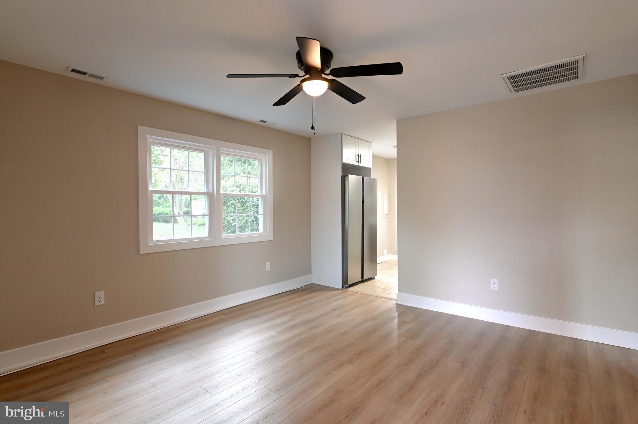 LONG BEACH - Residential Lease