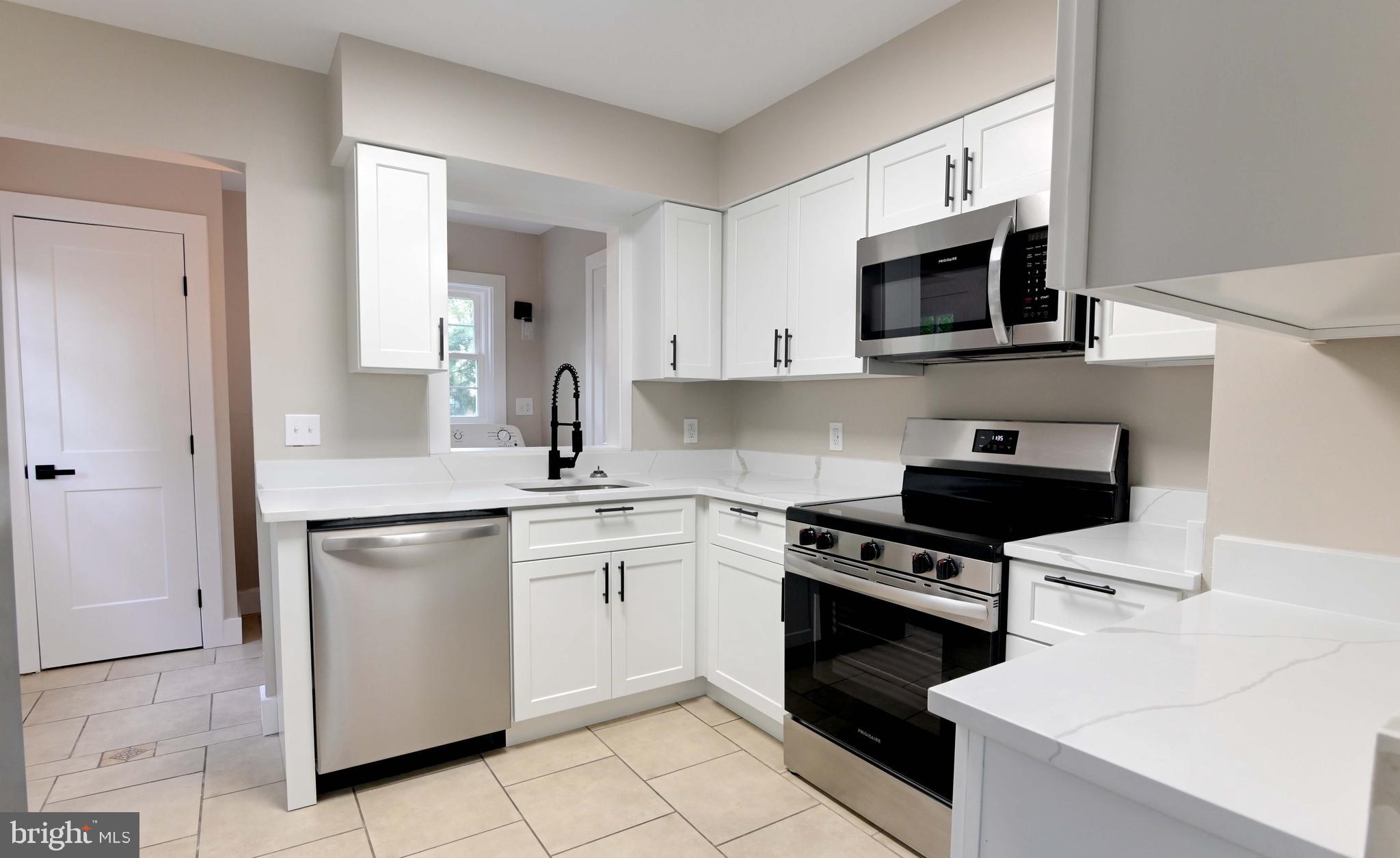 LONG BEACH - Residential Lease