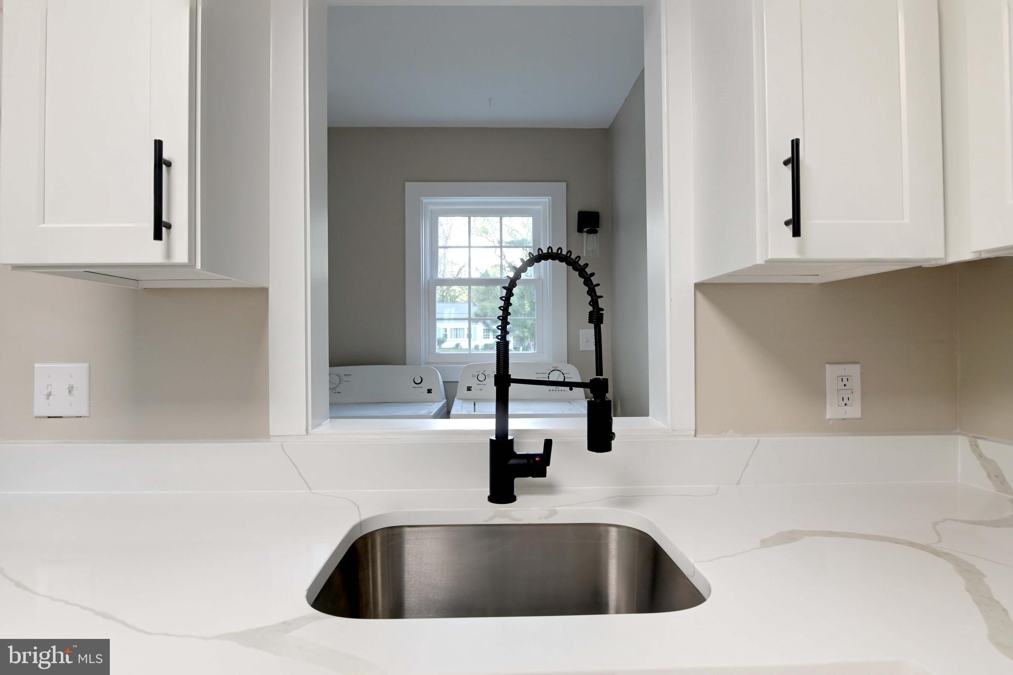 LONG BEACH - Residential Lease