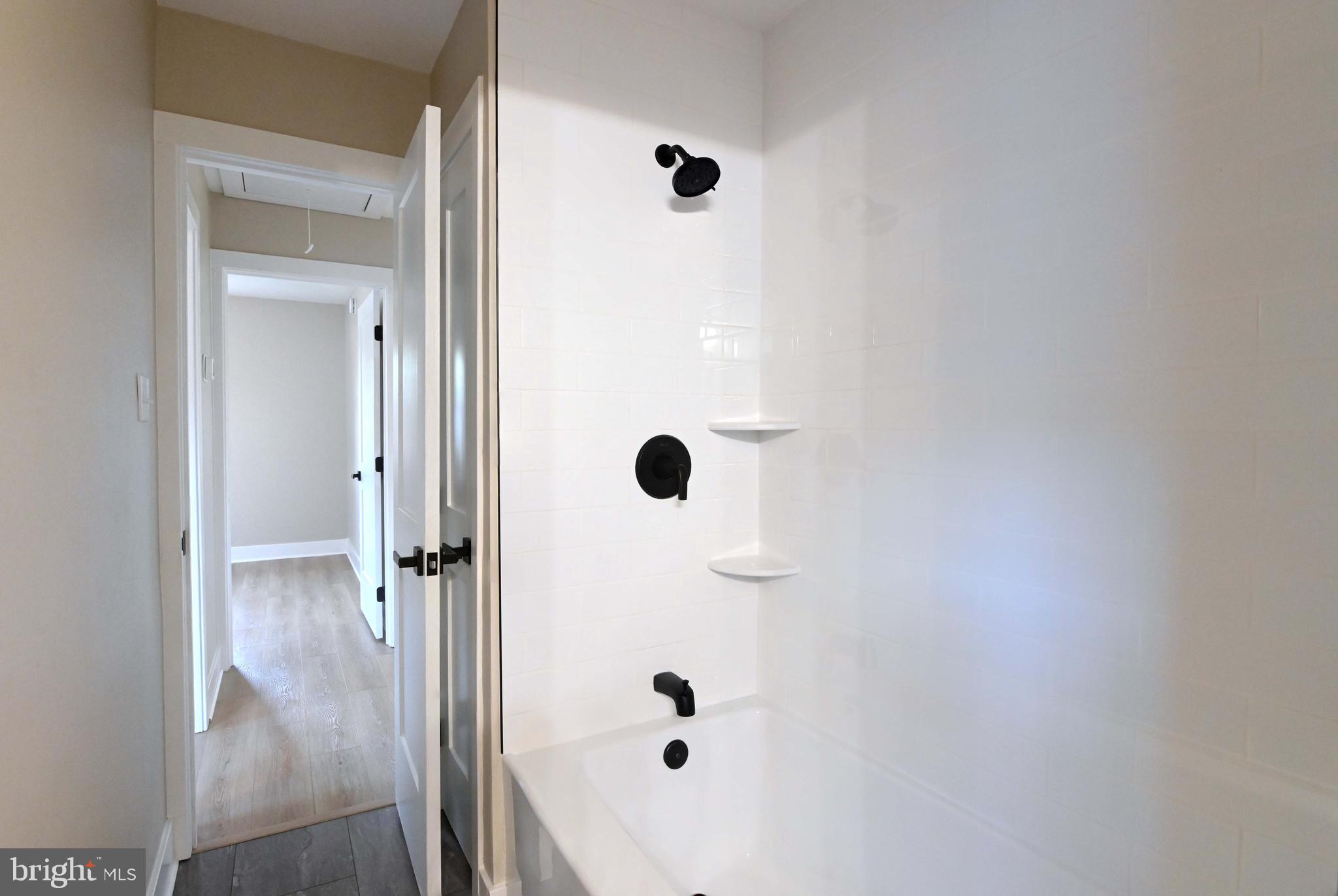 LONG BEACH - Residential Lease