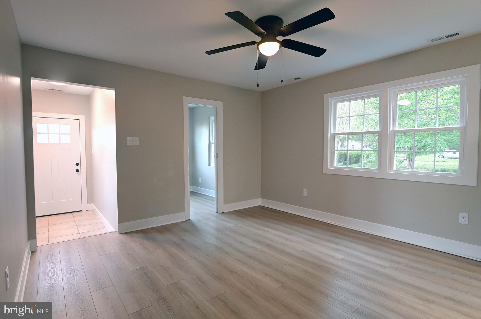 LONG BEACH - Residential Lease