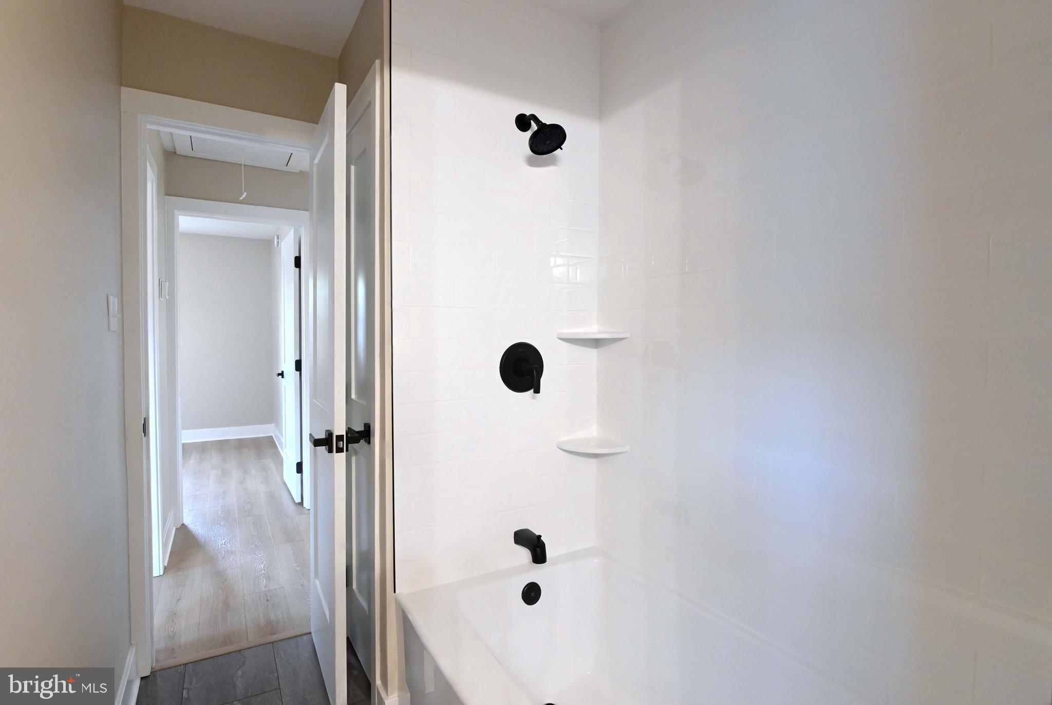 LONG BEACH - Residential Lease