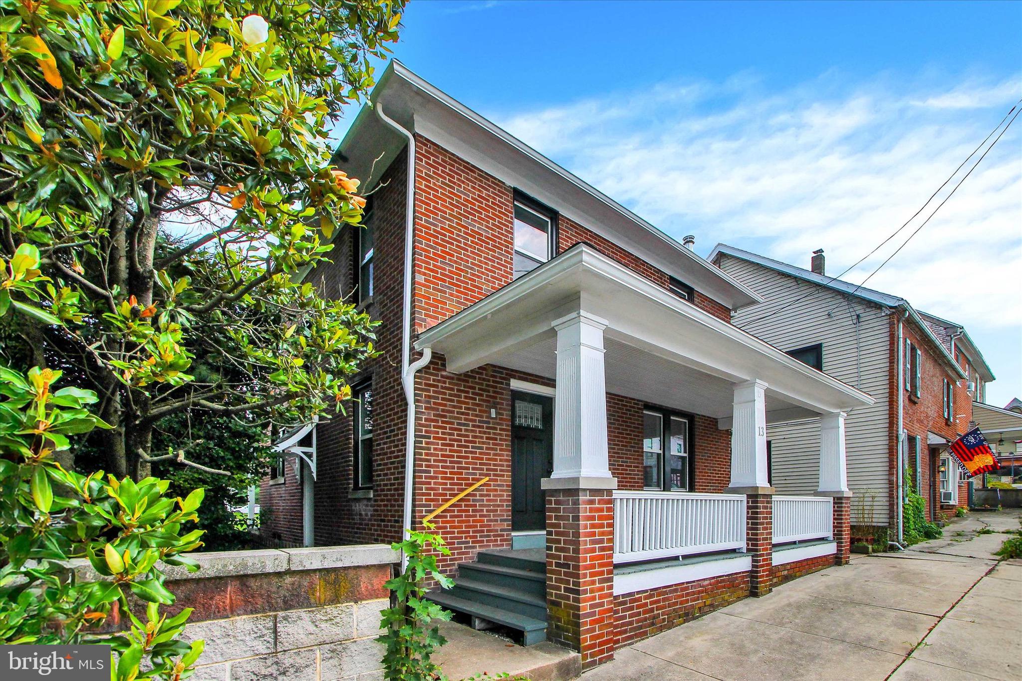 13 E KING STREET