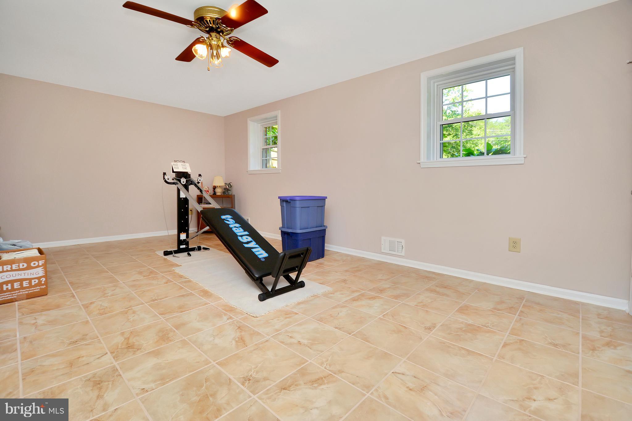 ROSE HILL FARMS - Residential