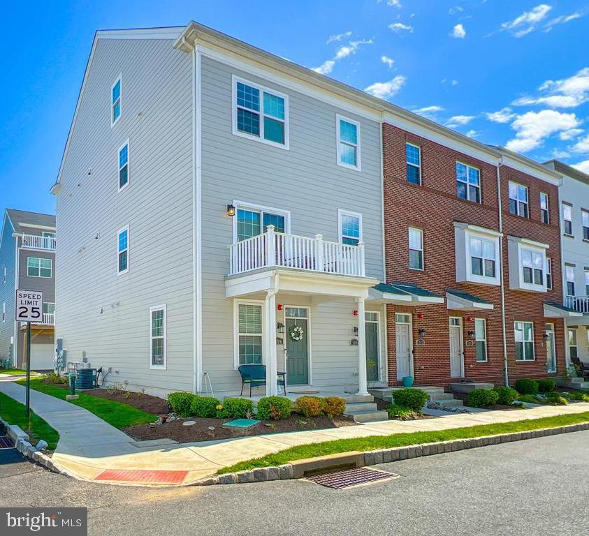 WATERSIDE - Residential