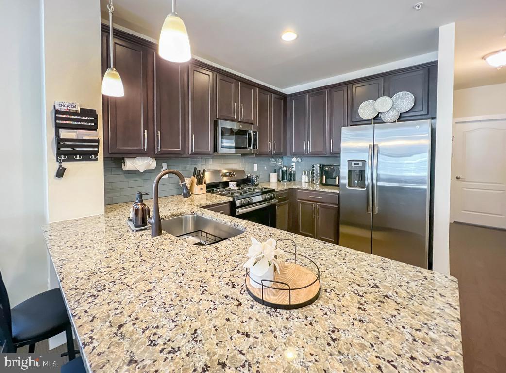 WATERSIDE - Residential