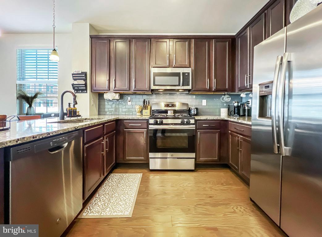 WATERSIDE - Residential