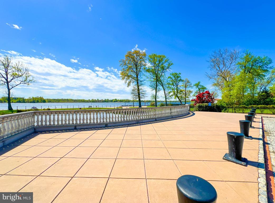 WATERSIDE - Residential