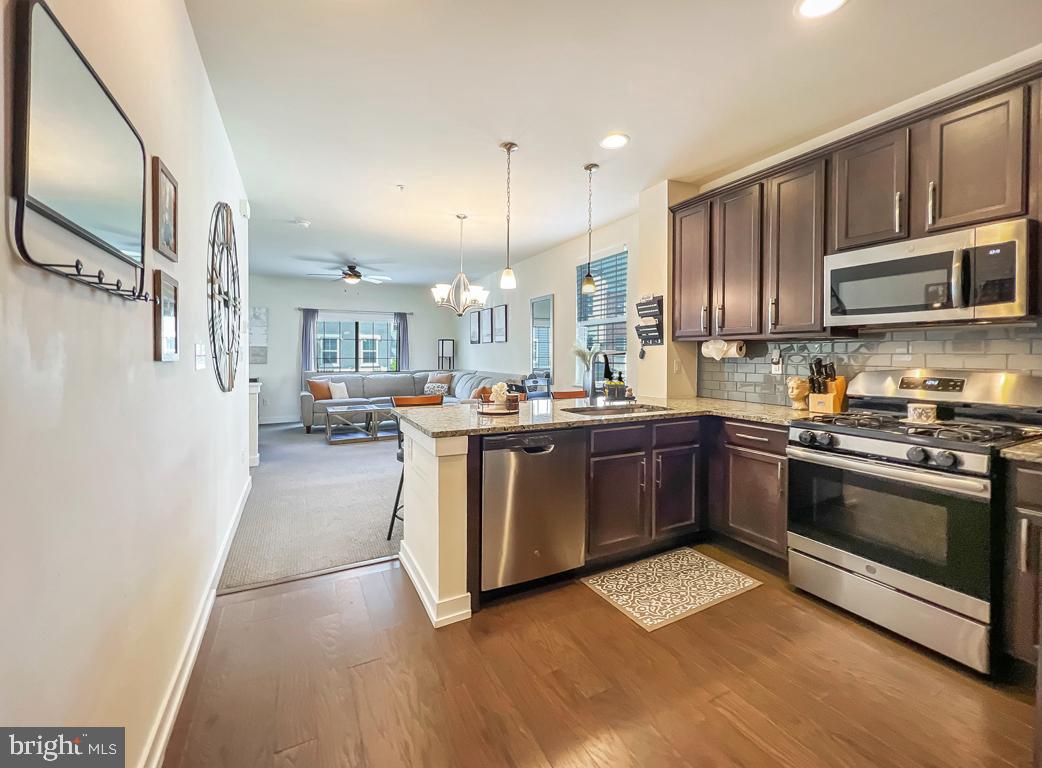 WATERSIDE - Residential