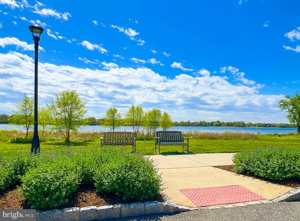 WATERSIDE - Residential