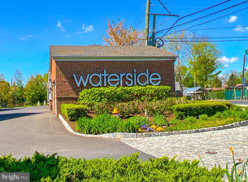 WATERSIDE - Residential