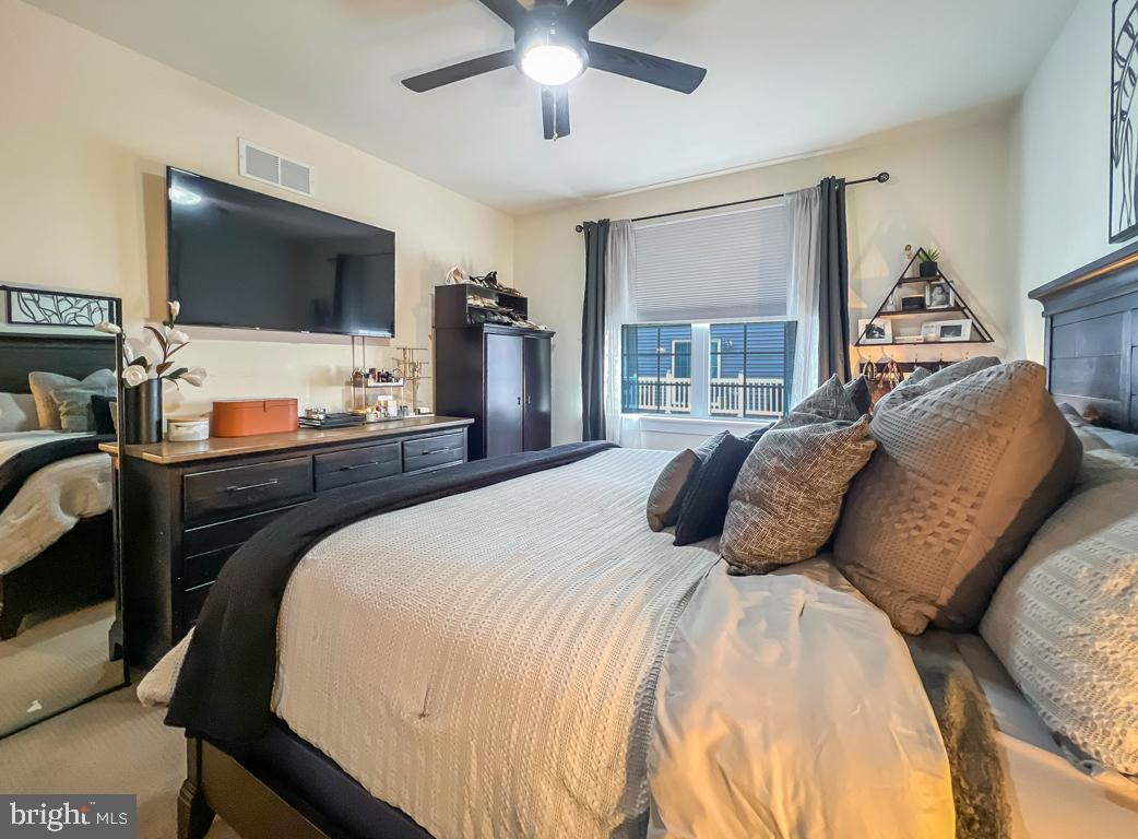 WATERSIDE - Residential