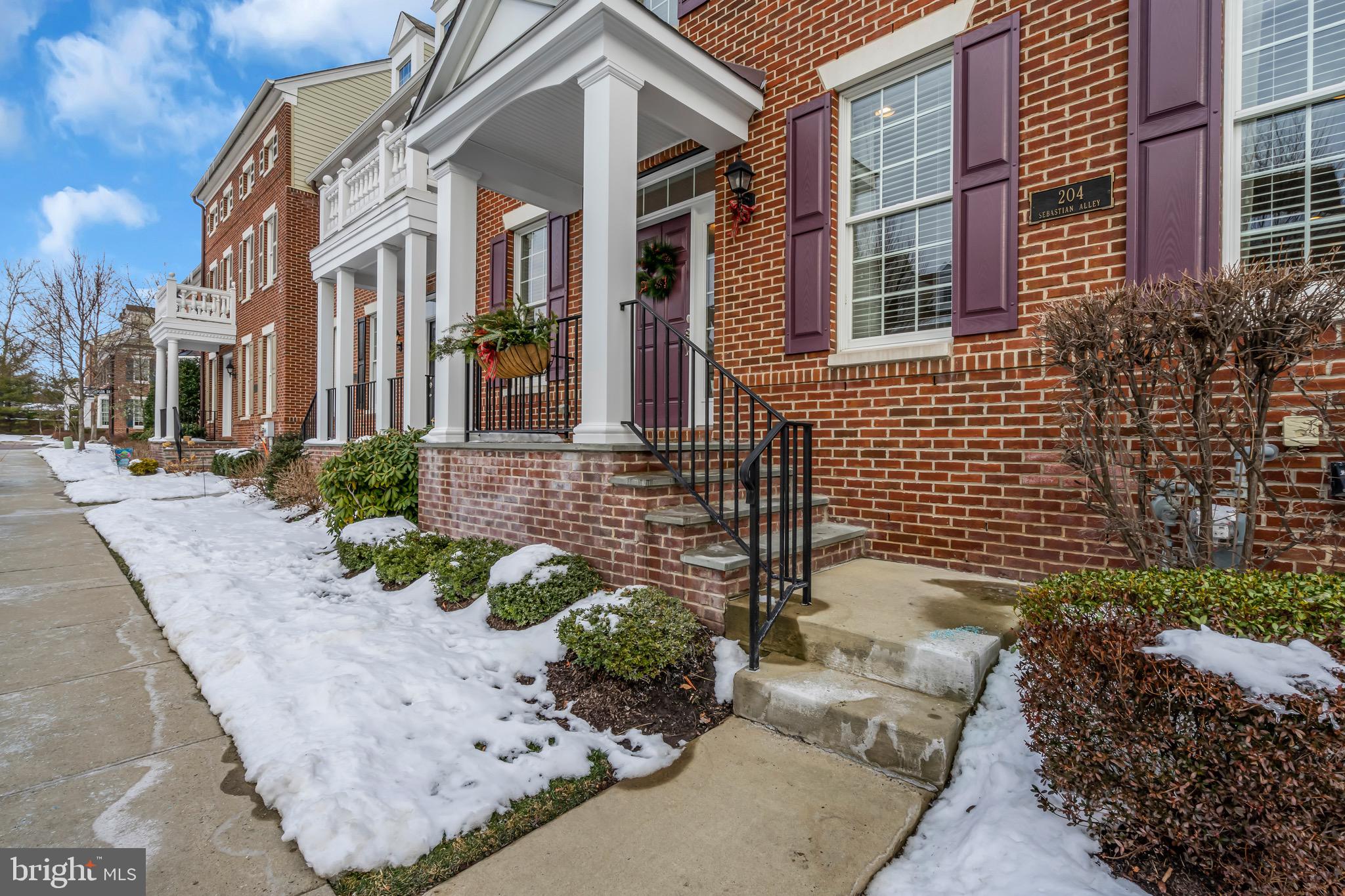 NEWTOWN WALK - Residential