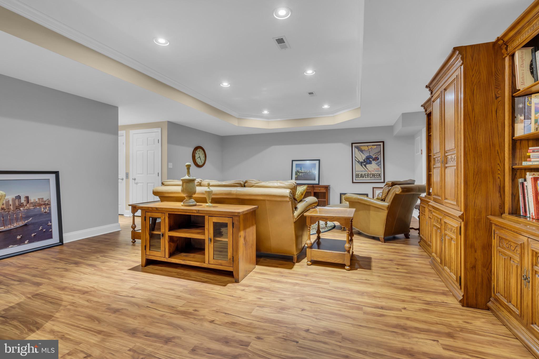 NEWTOWN WALK - Residential