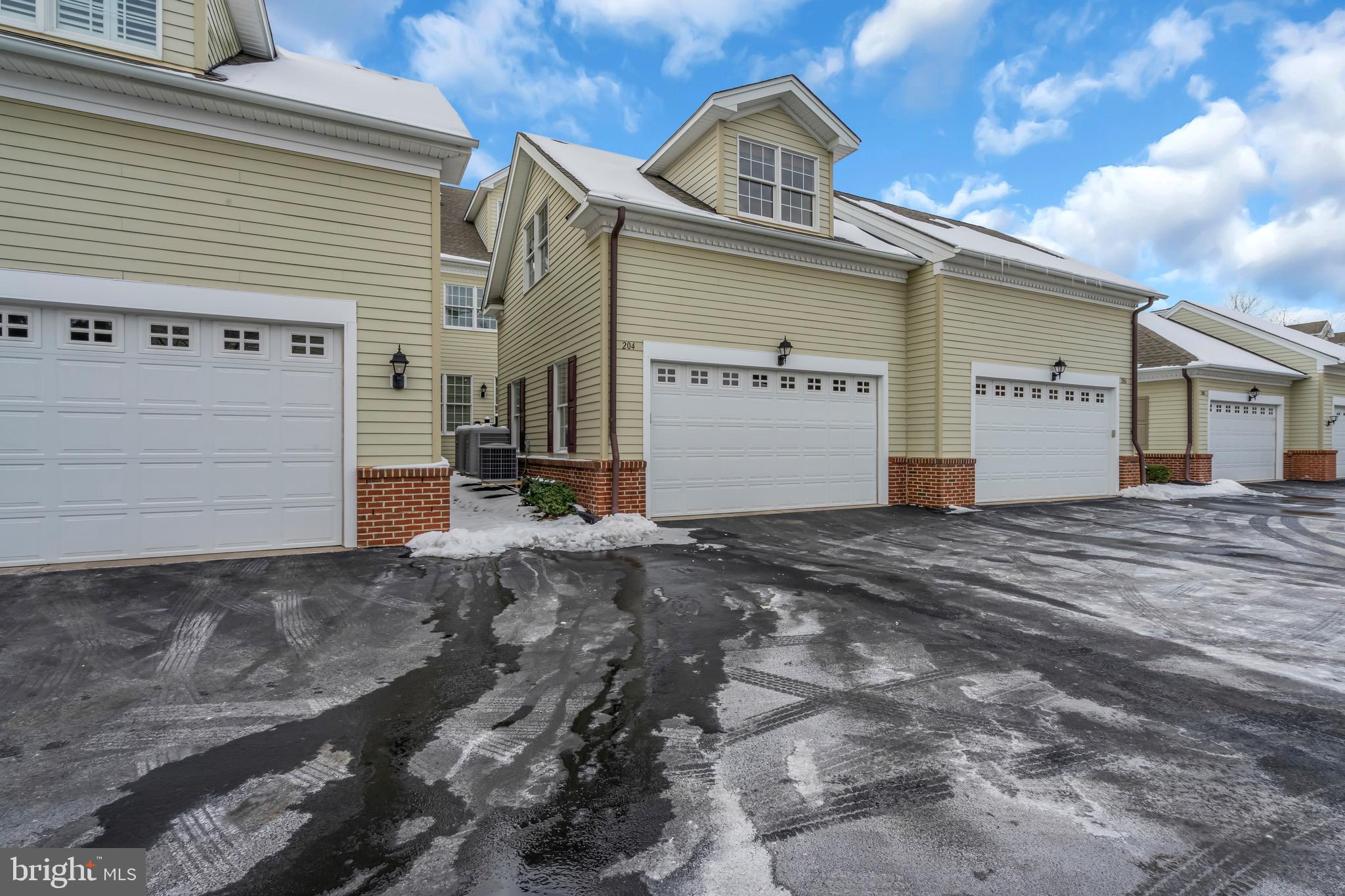 NEWTOWN WALK - Residential