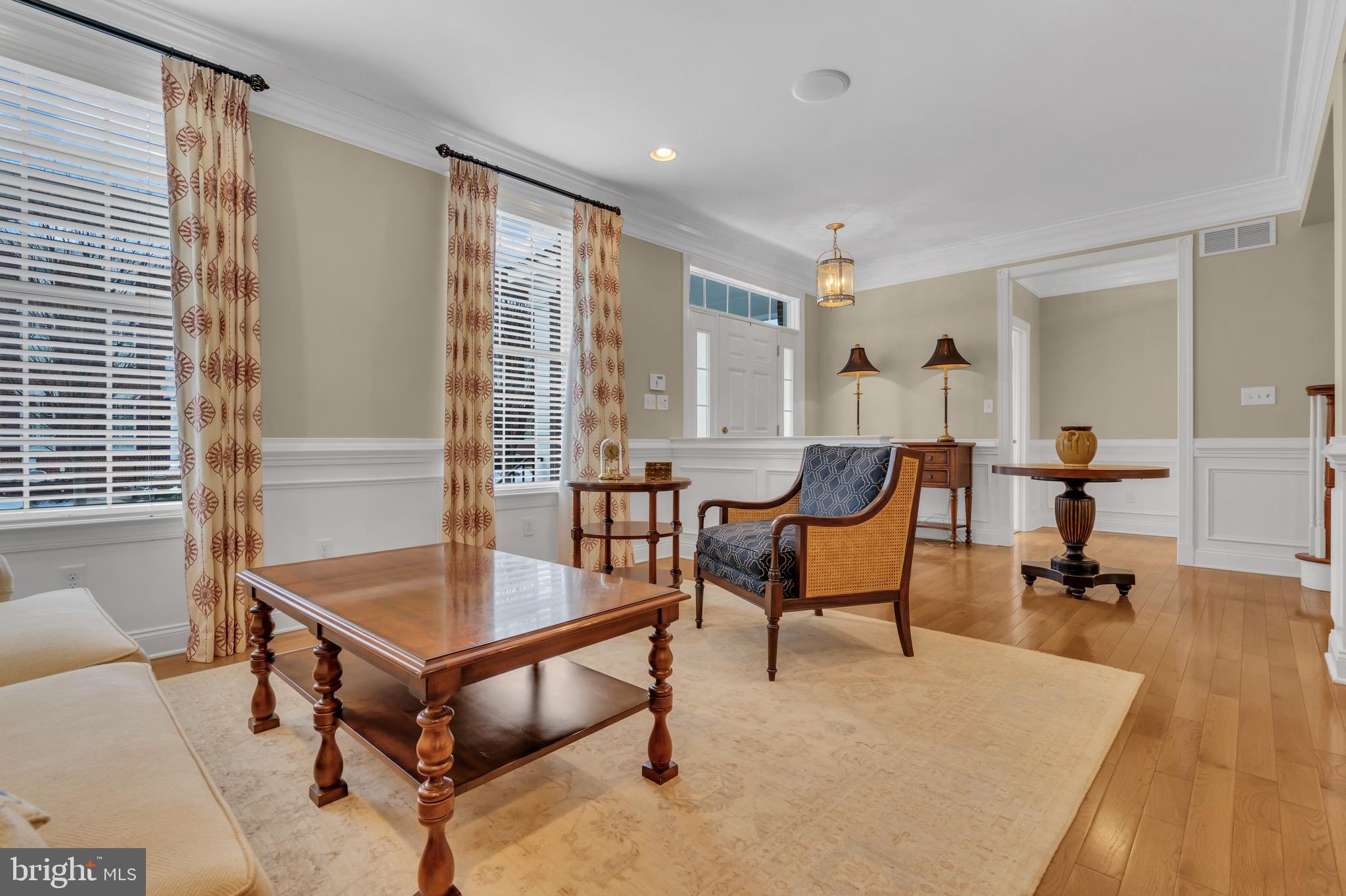 NEWTOWN WALK - Residential