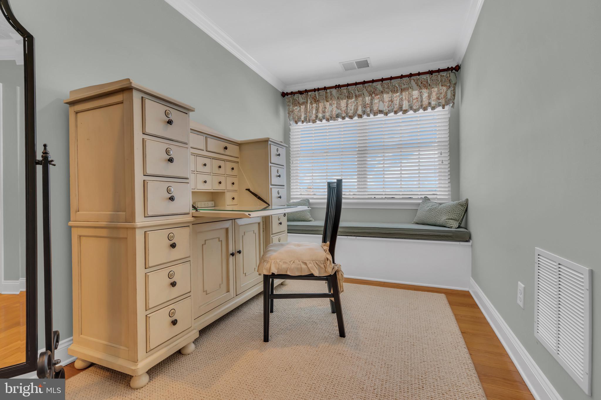 NEWTOWN WALK - Residential